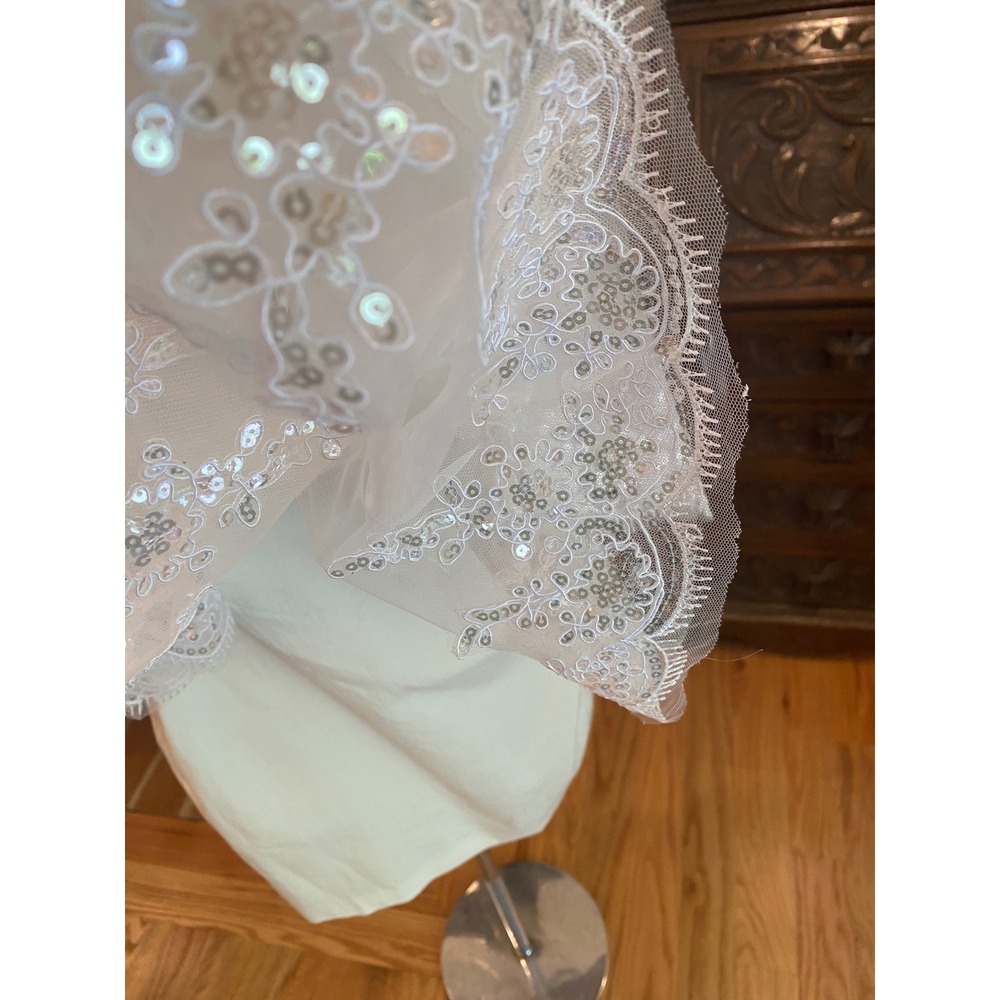 White Two Tier Fingertip Wedding Veil/Blusher Lace Sequin Trim Bridal Comb - Picture 6 of 16